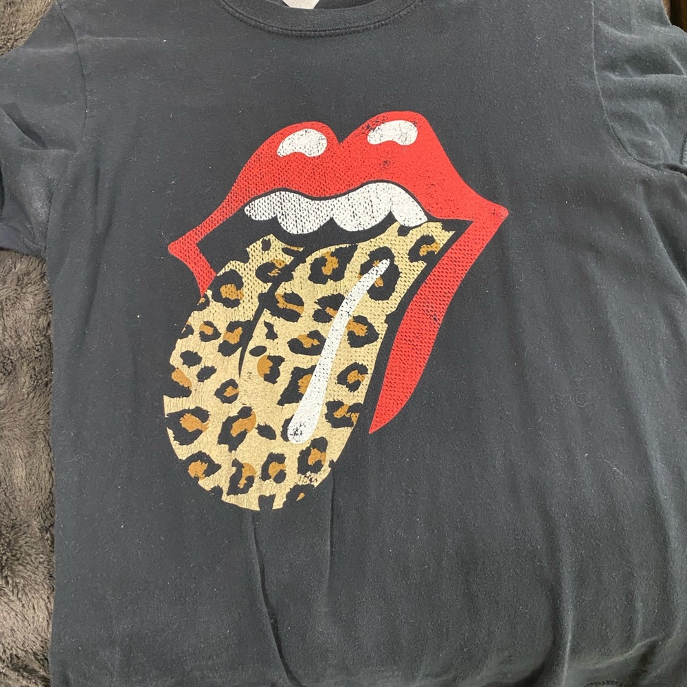 Rolling stone symbol tshirt